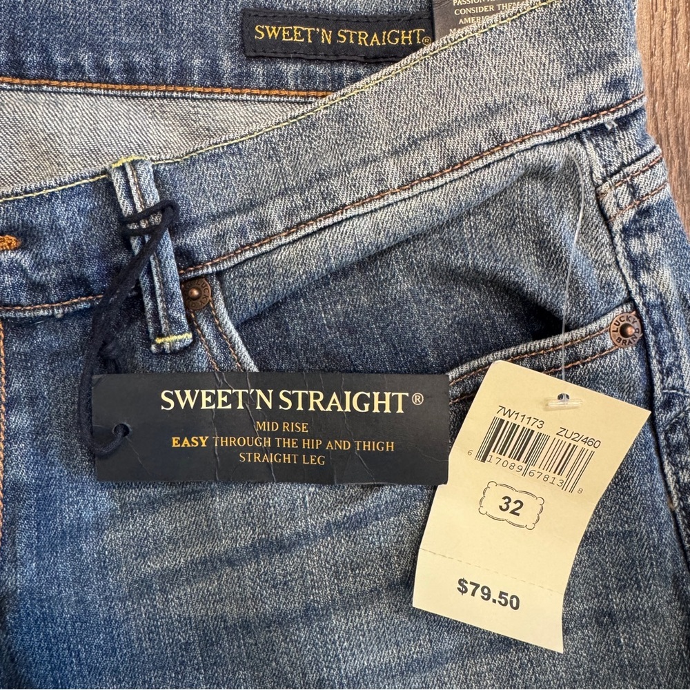 Lucky Brand Women’s Sweet ‘n Straight Blue Jean Light Wash Size 14/32 - Picture 5 of 5